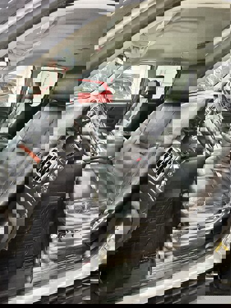 Used 2014 GMC Yukon XL SLT image 6