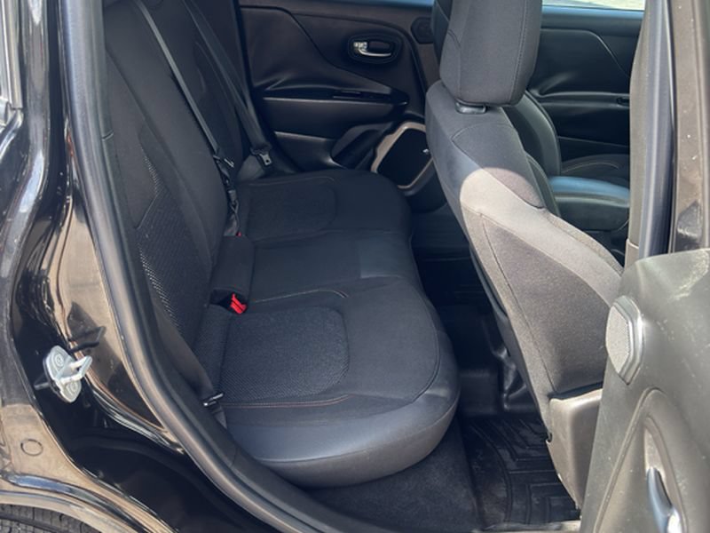 Used 2016 Jeep Renegade 75th Anniversary FWD image 11