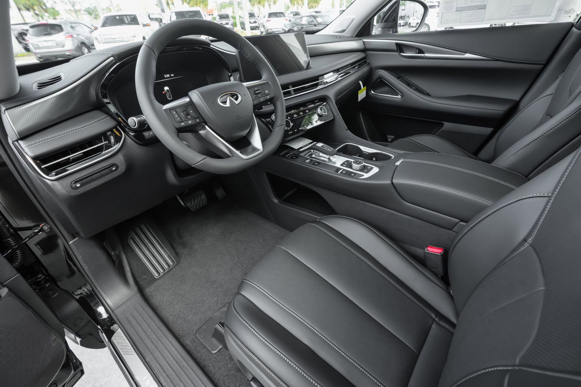 New 2026 INFINITI QX60 Luxe w/ Family Package image 5