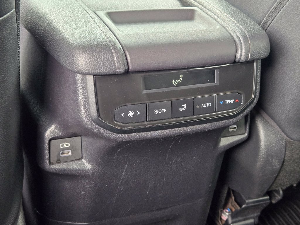 Used 2024 Toyota Grand Highlander AWD image 29