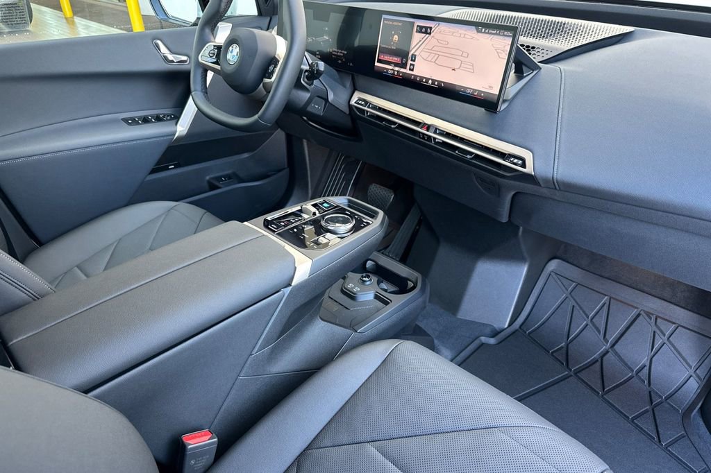 New 2026 BMW iX xDrive60 w/ Premium Package image 17