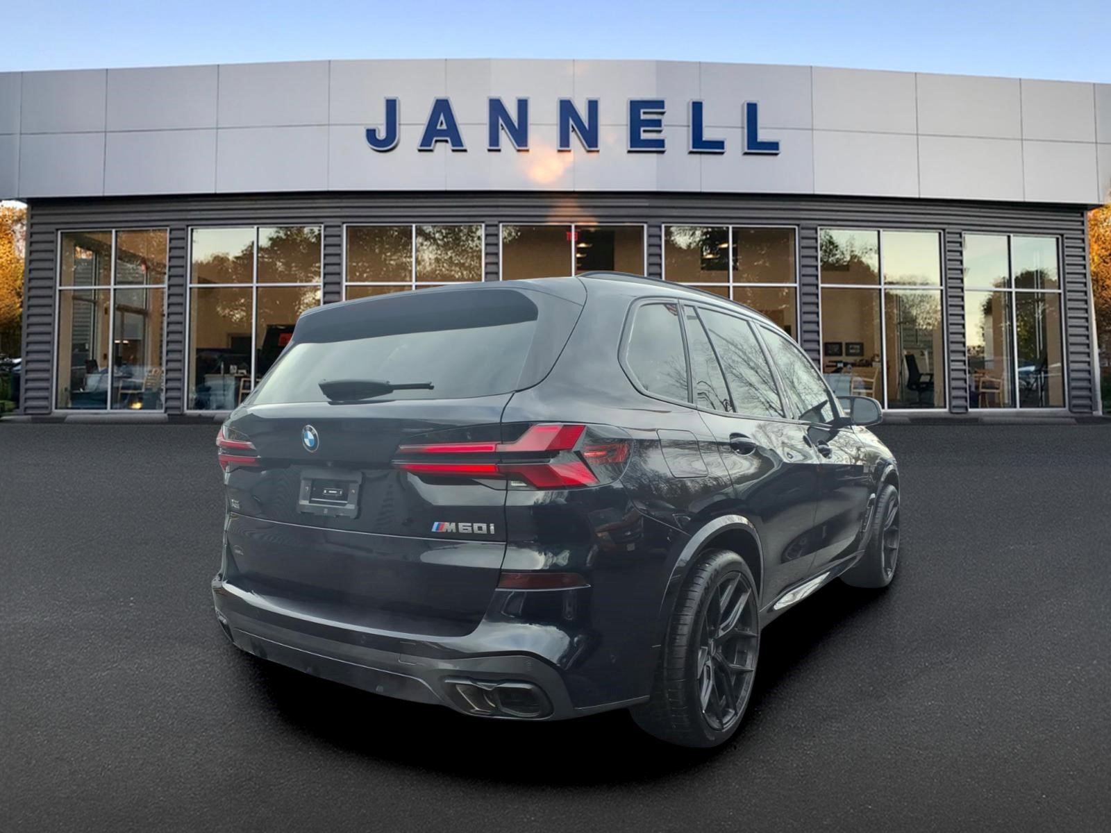 Used 2024 BMW X5 M60i w/ Executive Package image 5