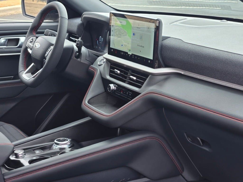 New 2026 Ford Explorer ST-Line w/ ST-Line Street Pack image 8