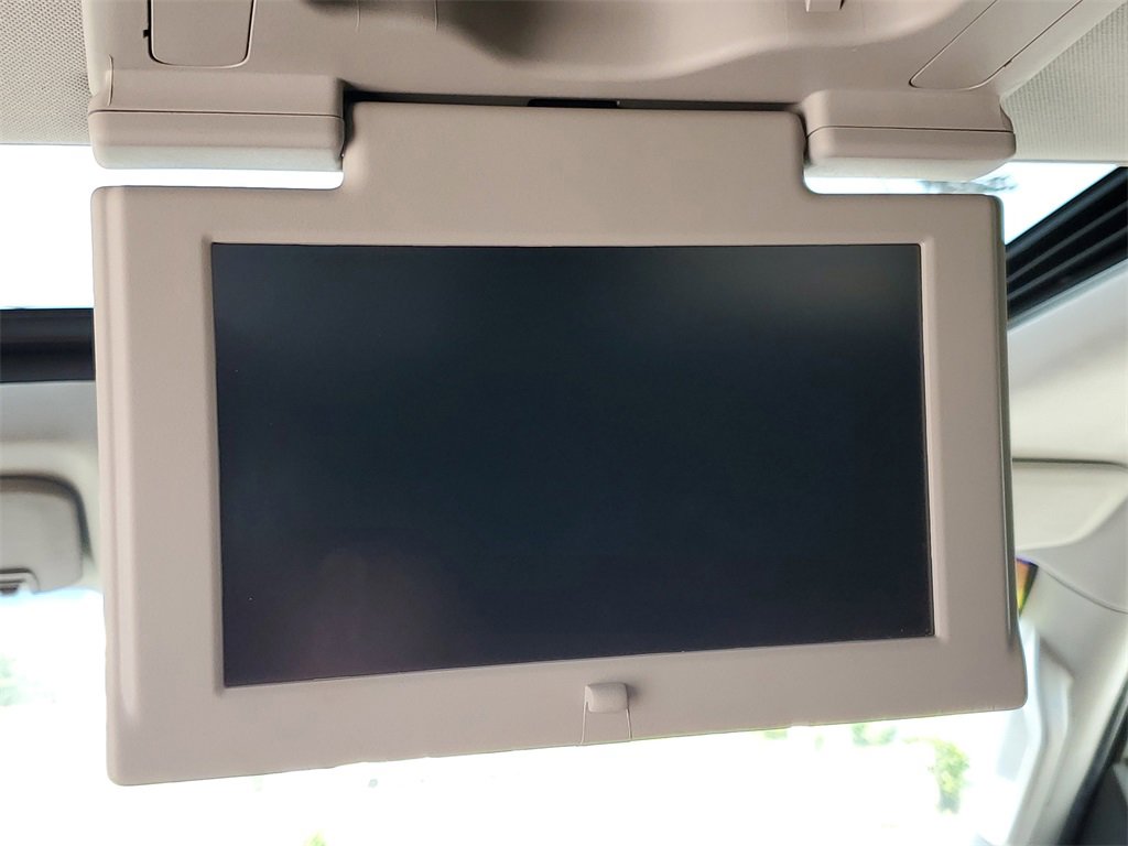 Used 2019 Chevrolet Suburban Premier w/ Premier Plus Edition image 19