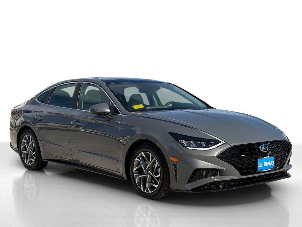 Used 2023 Hyundai Sonata SEL w/ Convenience Package image 3