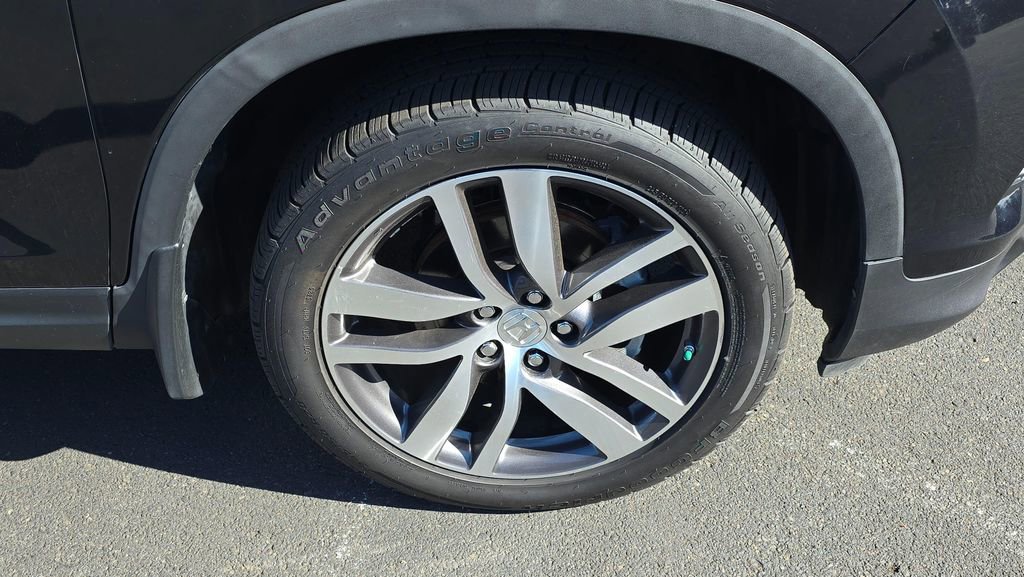 Used 2017 Honda Pilot Elite image 9