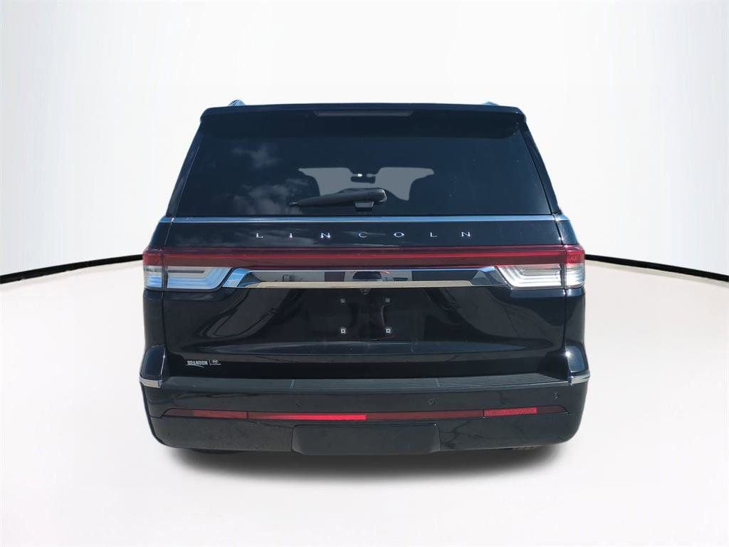 Used 2023 Lincoln Navigator L Reserve image 6
