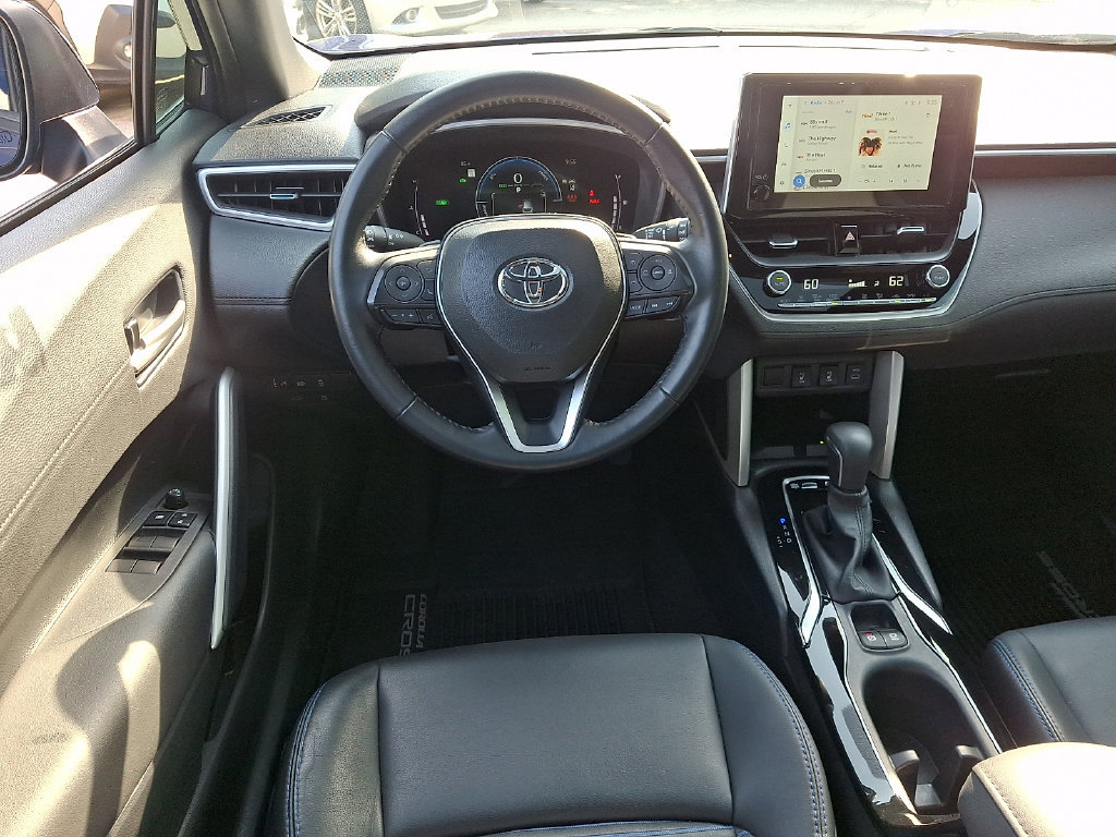 Used 2025 Toyota Corolla Cross AWD Hybrid w/ Convenience Package image 11