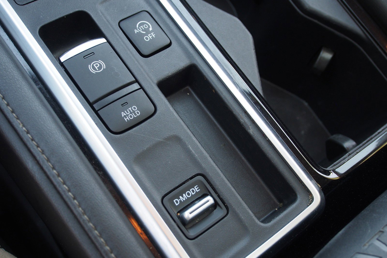 Used 2024 Nissan Pathfinder SL w/ SL Premium Package image 26