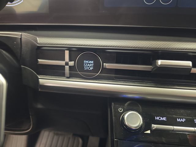Used 2025 Hyundai Santa Fe SEL FWD image 27