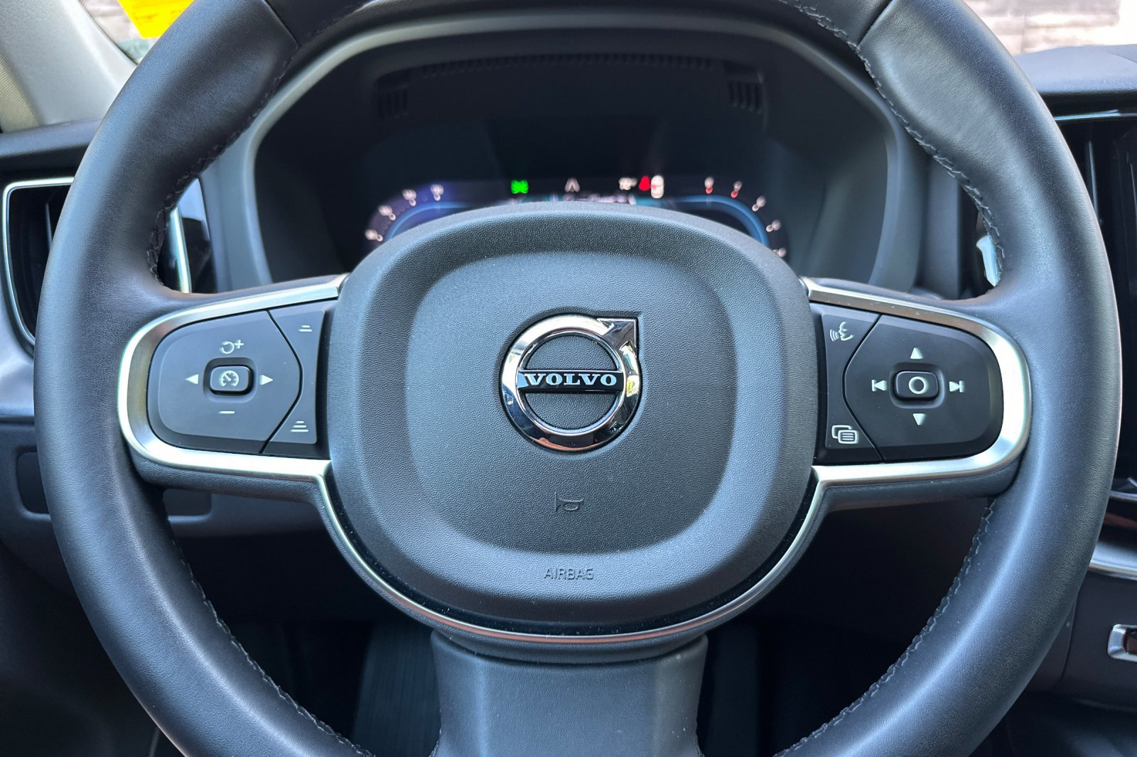 Certified 2025 Volvo XC60 B5 Core w/ Protection Package Premier image 26