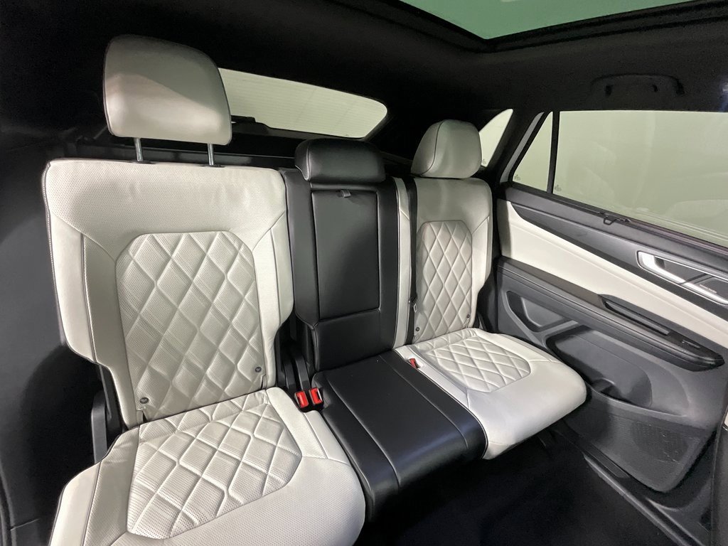 Used 2024 Volkswagen Atlas Cross Sport SEL Premium R-Line image 23