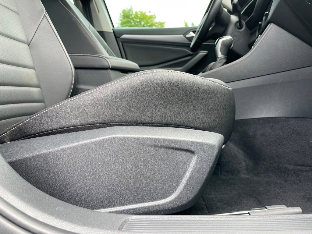 Used 2022 Volkswagen Jetta SE FWD image 30