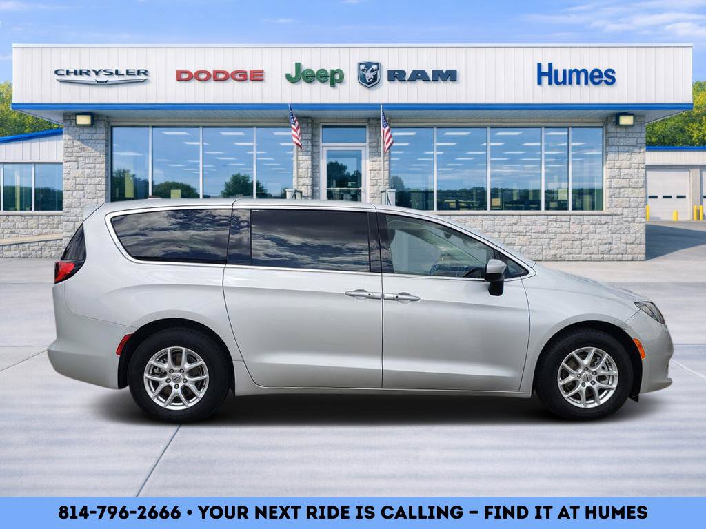 Certified 2023 Chrysler Voyager LX FWD image 2