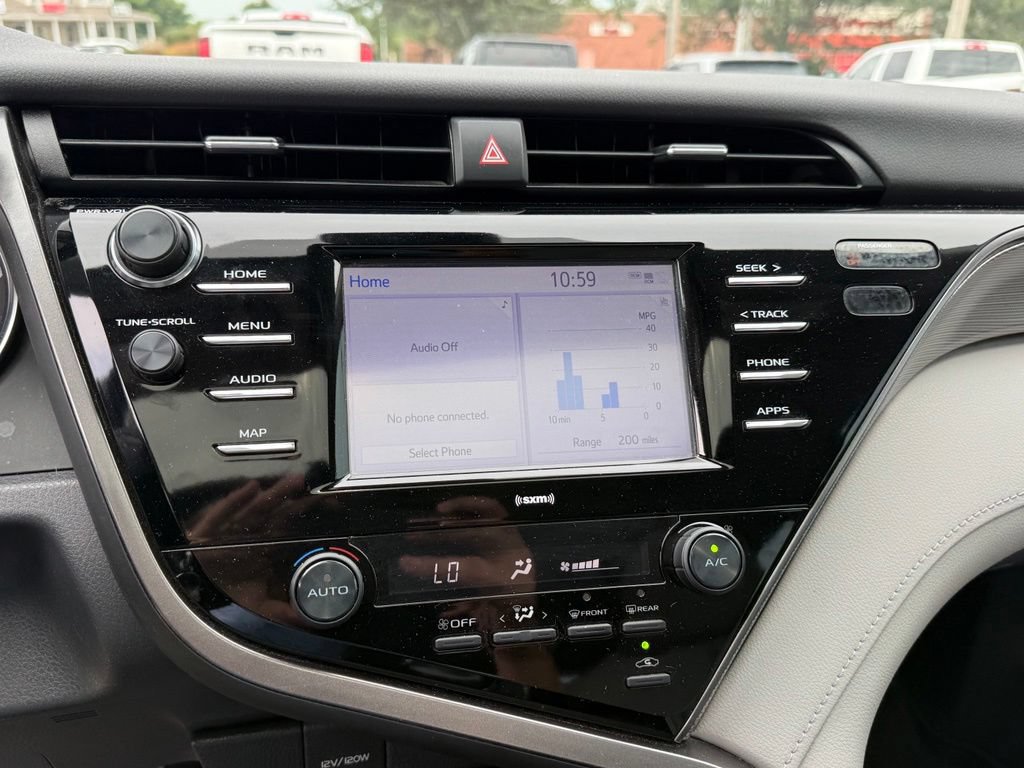 Used 2020 Toyota Camry SE FWD image 19