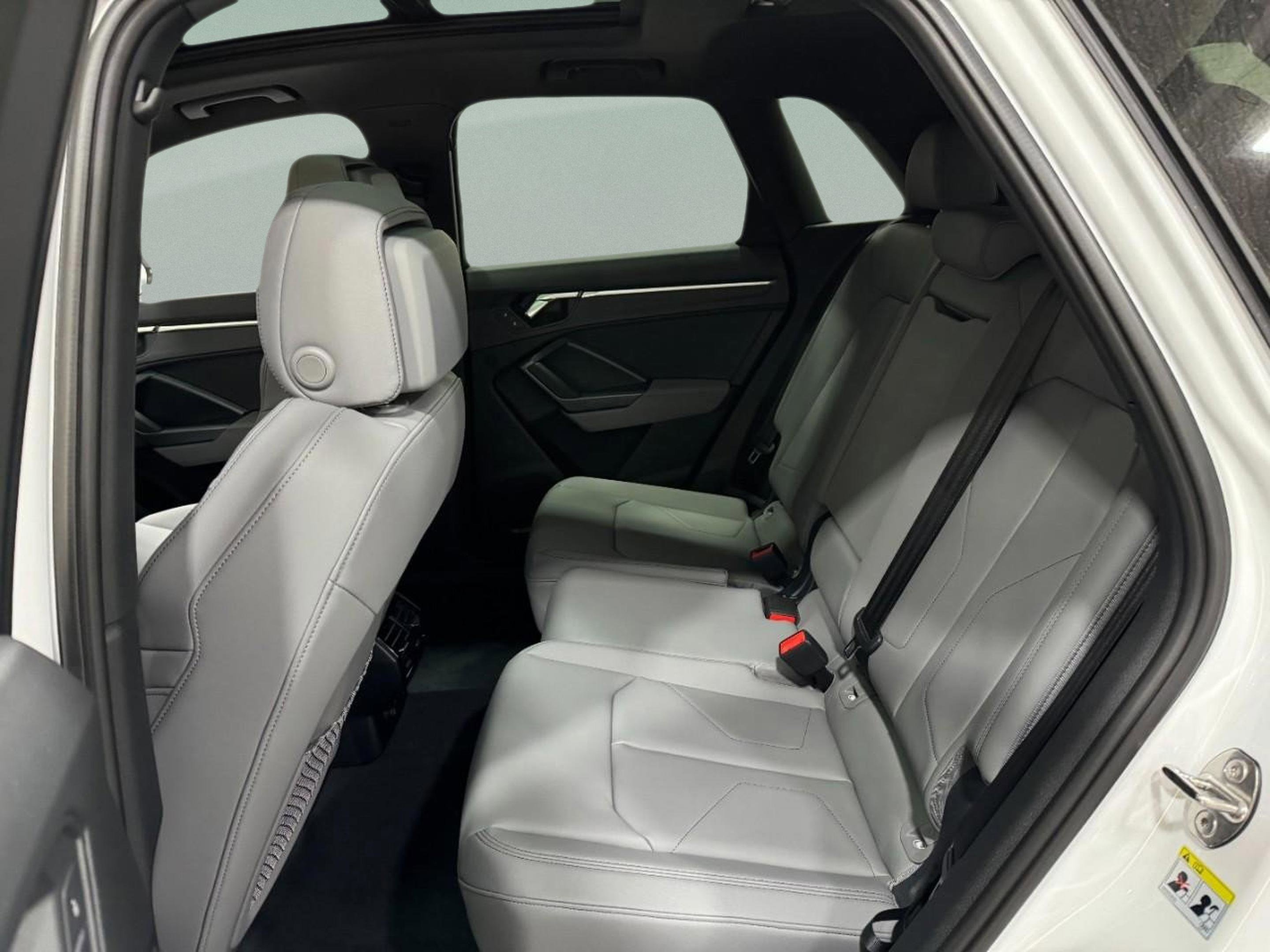 New 2025 Audi Q3 2.0T Premium image 10