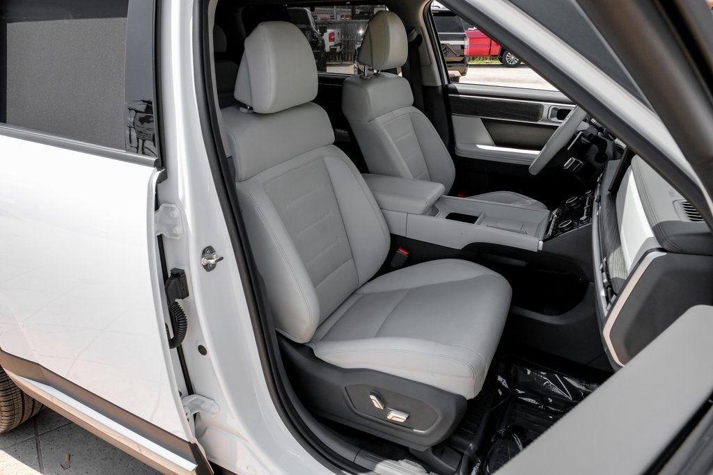 Used 2024 Hyundai Santa Fe Limited image 34