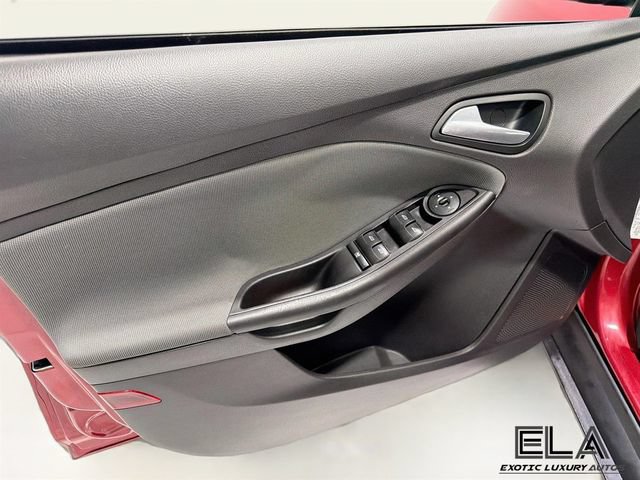 Used 2012 Ford Focus SE FWD image 18