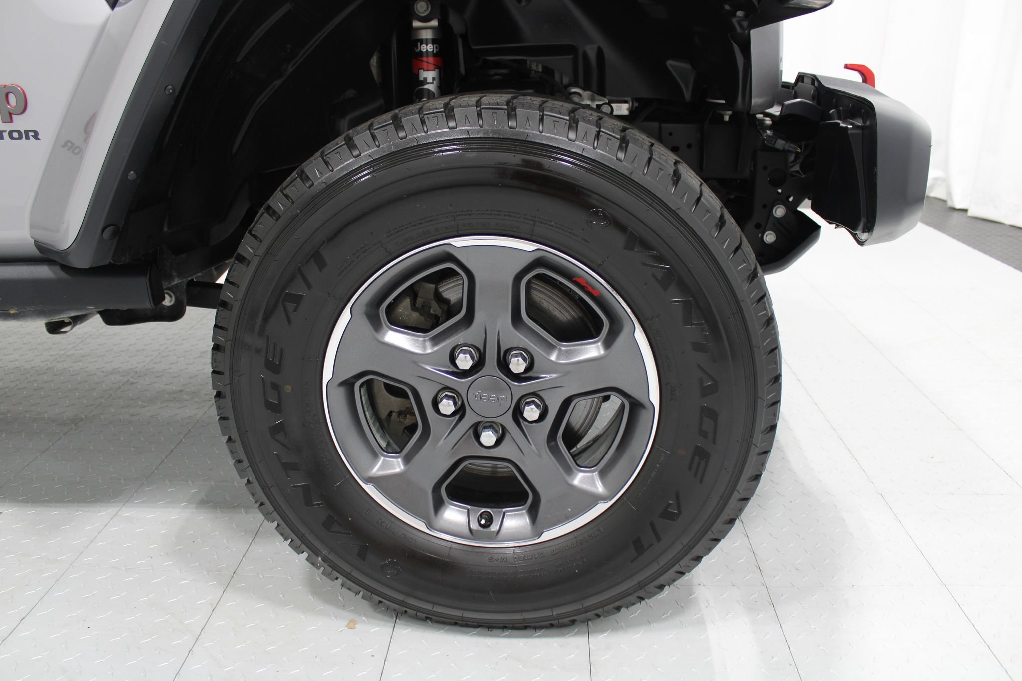 Used 2020 Jeep Gladiator Rubicon AWD/4WD image 5