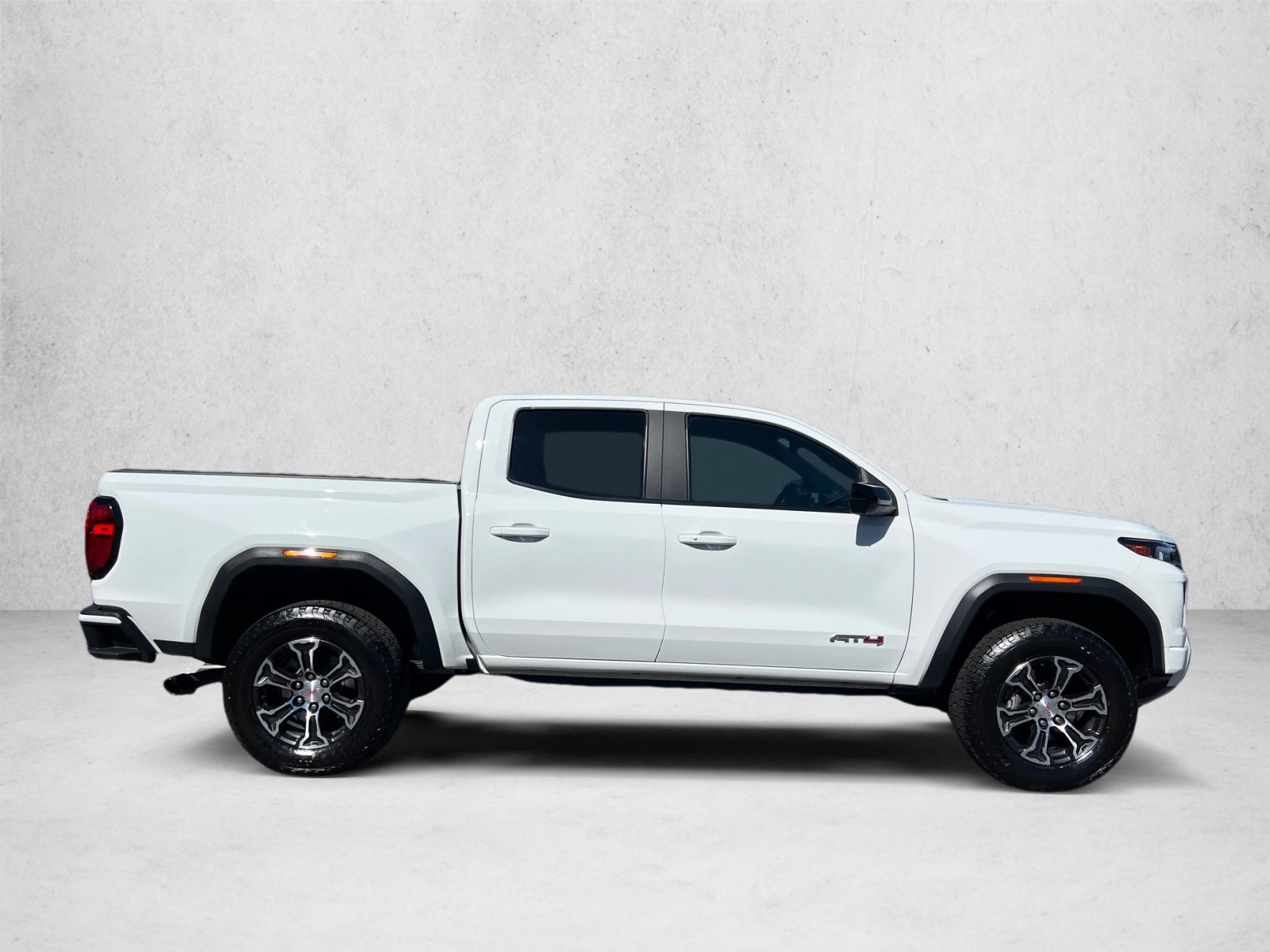 Used 2023 GMC Canyon AT4 w/ AT4 Premium Package AWD/4WD image 4