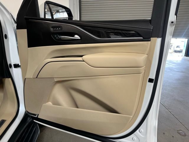 Used 2023 Cadillac Escalade Premium Luxury w/ Performance Package AWD/4WD image 12