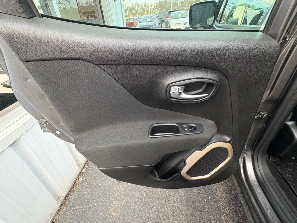 Used 2017 Jeep Renegade Sport w/ Power & Air Group image 10