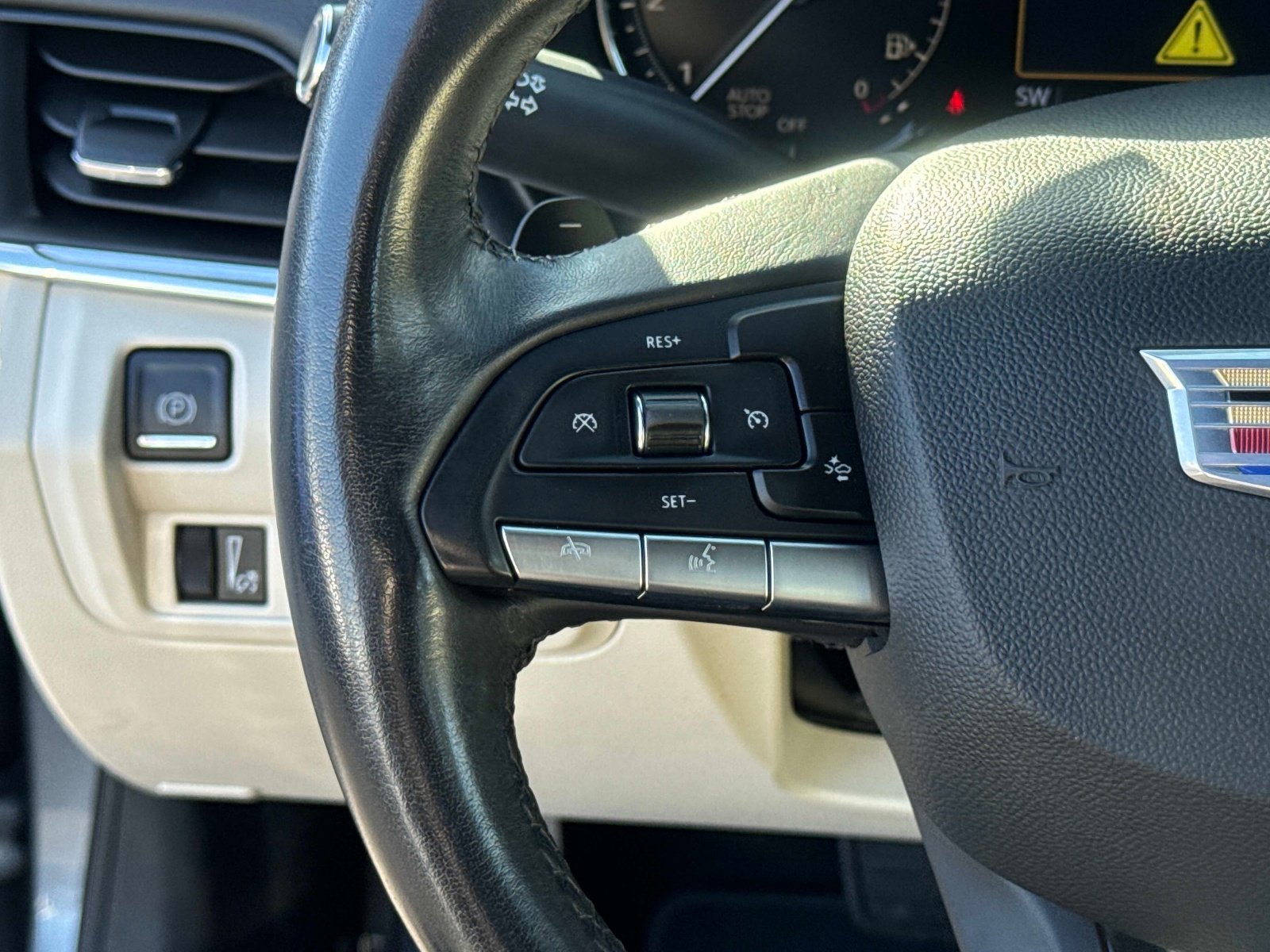 Used 2021 Cadillac CT4 Premium Luxury image 7