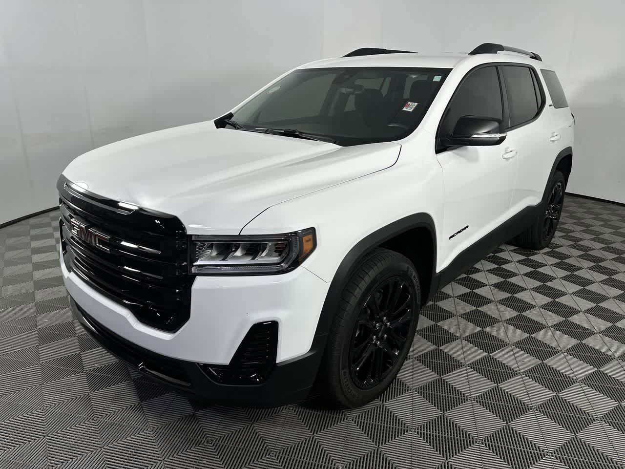 Used 2023 GMC Acadia SLE w/ Driver Convenience Package FWD image 13