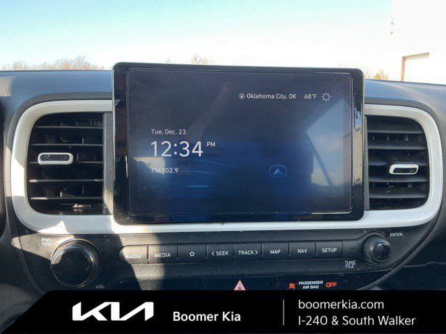 Used 2024 Hyundai Venue Limited image 22