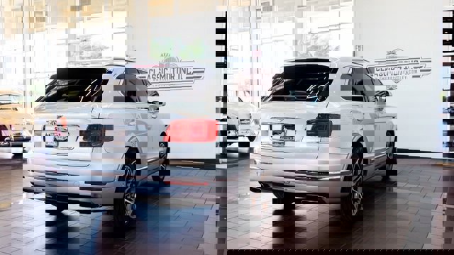 Used 2018 Bentley Bentayga image 8
