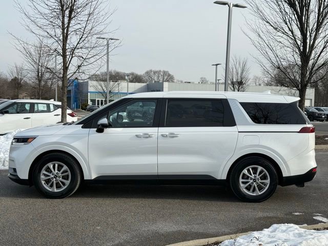 Used 2022 Kia Carnival LX image 8