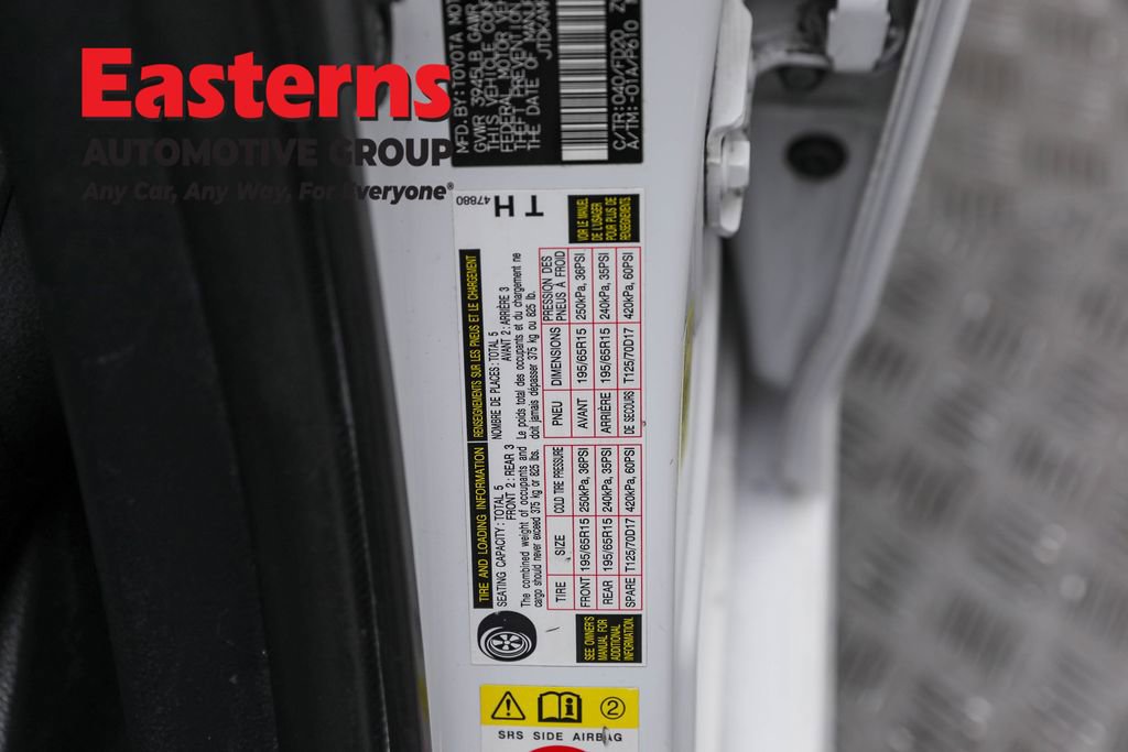 Used 2022 Toyota Prius LE image 33