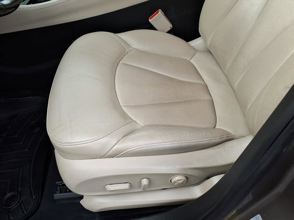 Used 2017 Buick Envision Essence image 24