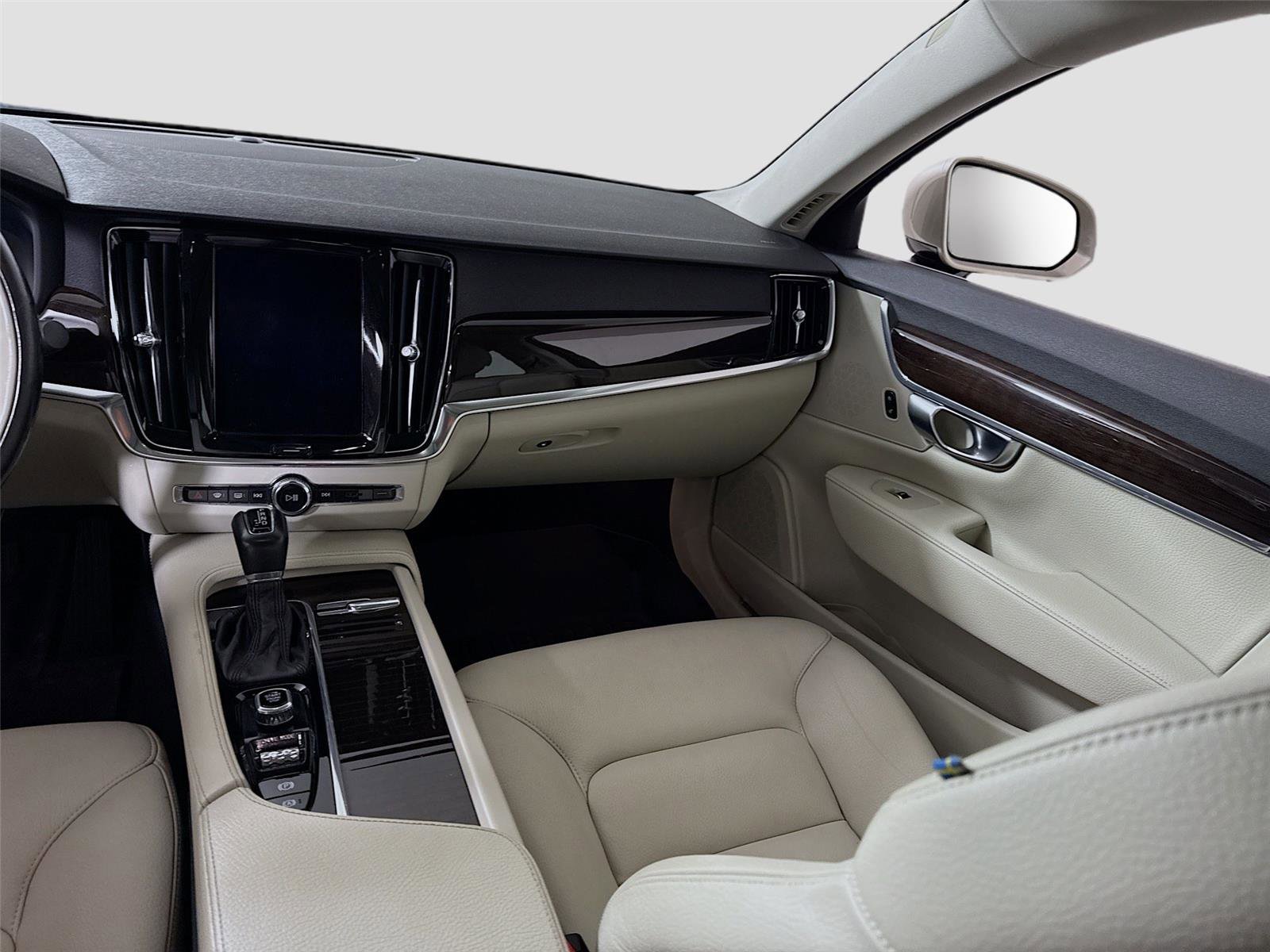 Used 2018 Volvo S90 T5 Momentum w/ Convenience Package image 17