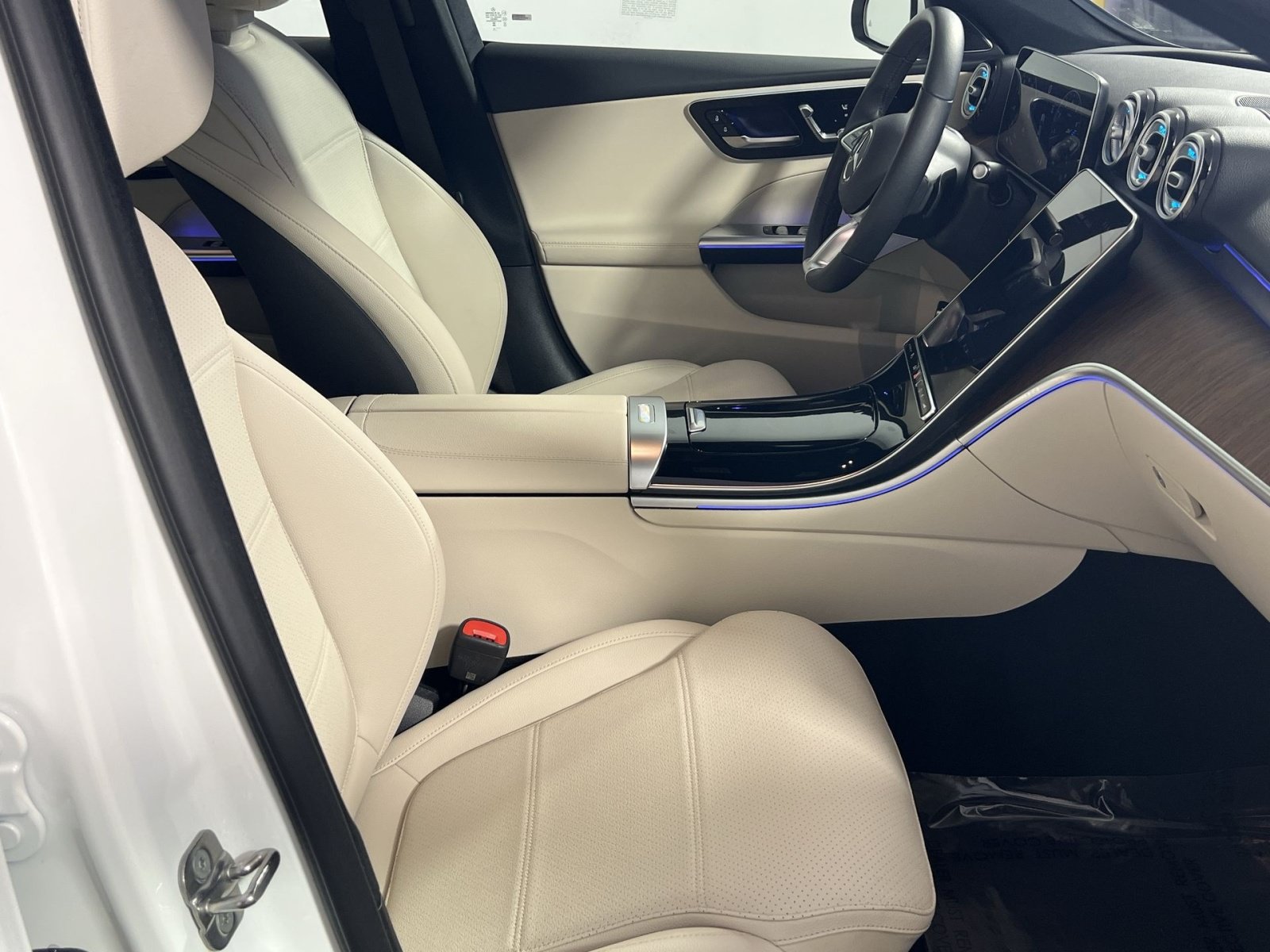Used 2025 Mercedes-Benz C 300 4MATIC Sedan image 29
