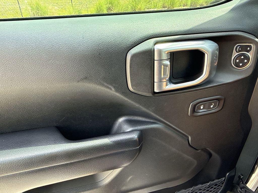 Used 2018 Jeep Wrangler Unlimited Sport S AWD/4WD image 29