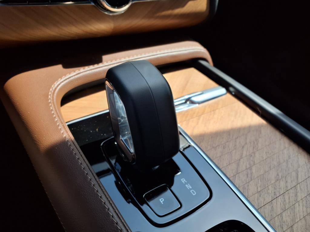 Used 2025 Volvo XC90 B5 Plus image 24