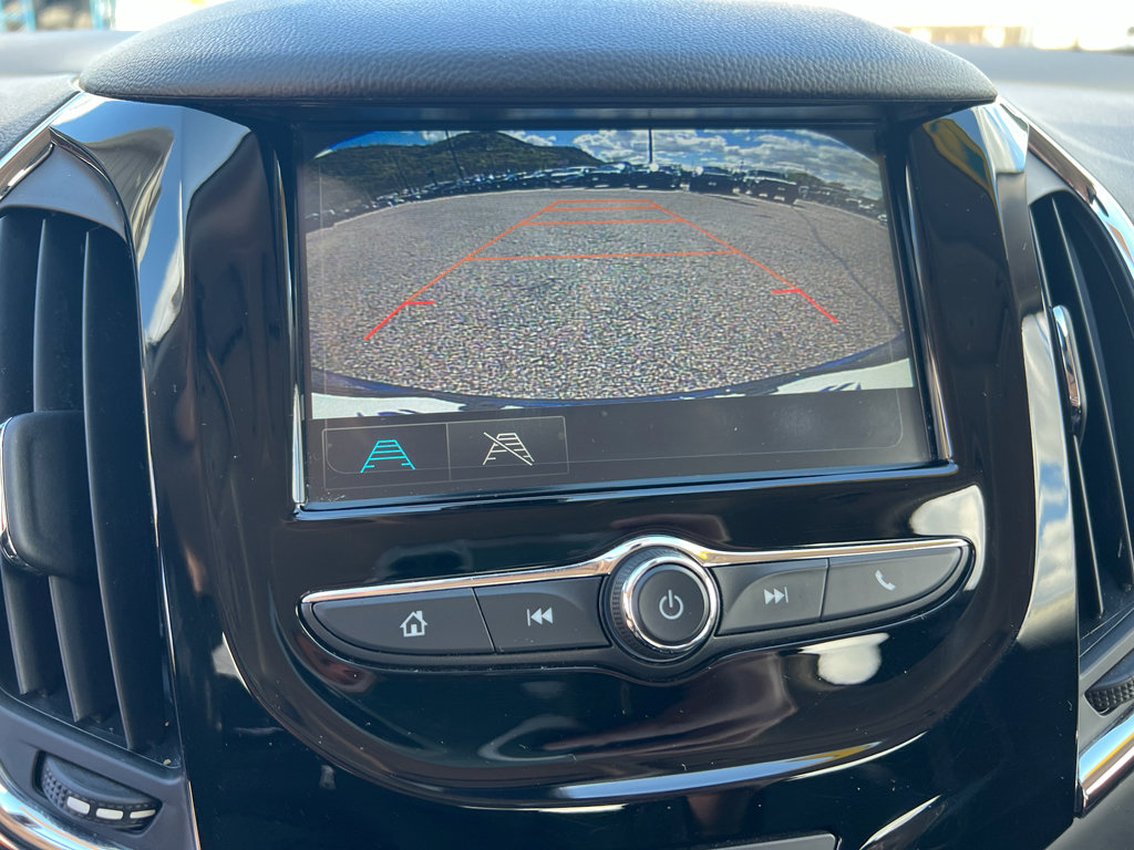Used 2018 Chevrolet Cruze Premier FWD image 12