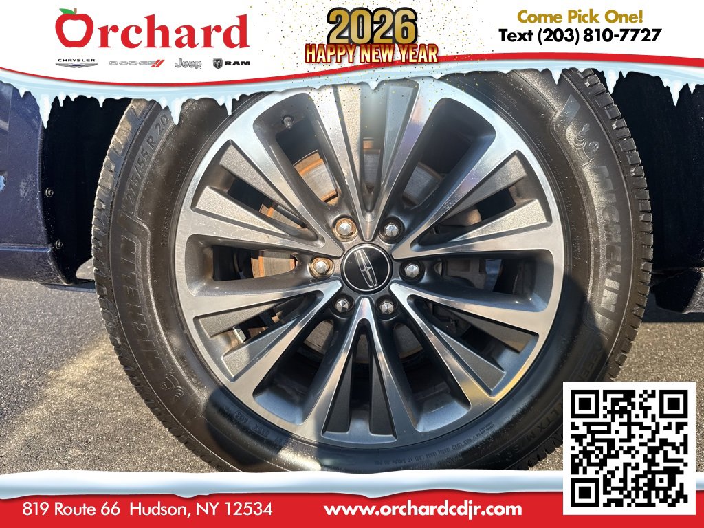 Used 2017 Lincoln Navigator Select image 12