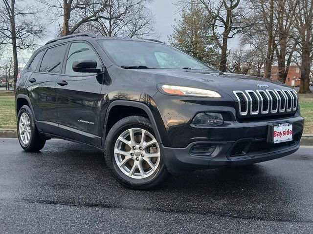 Used 2016 Jeep Cherokee Sport image 2