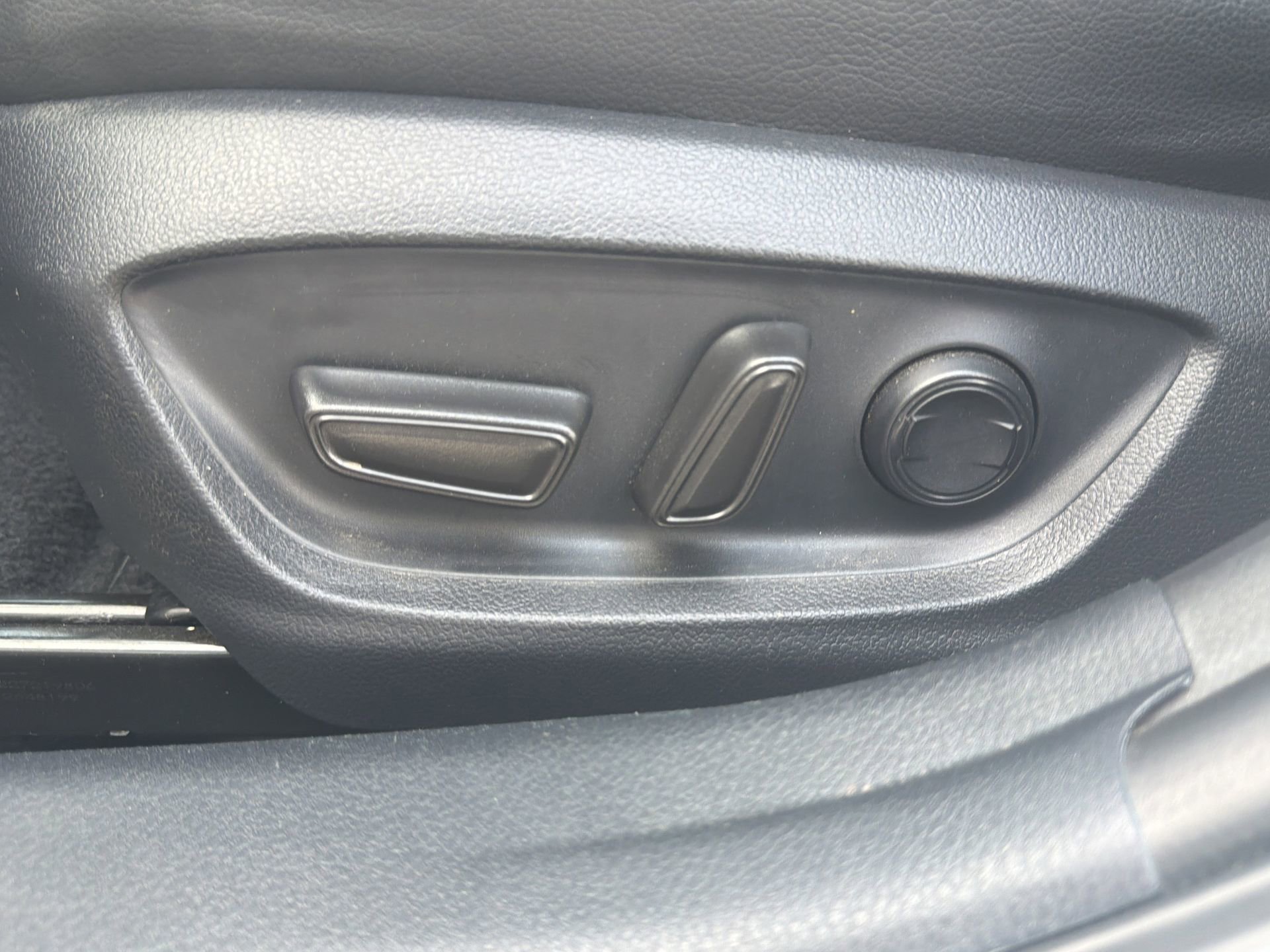 Used 2024 Toyota Camry SE w/ Convenience Package image 18