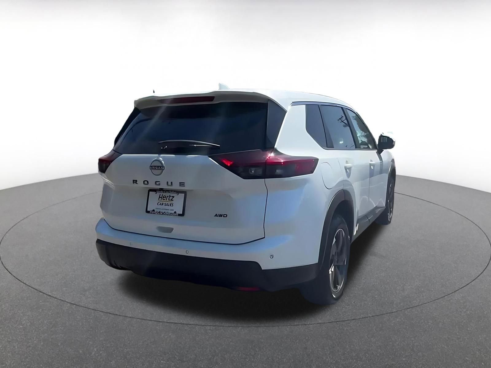 Used 2025 Nissan Rogue SV AWD/4WD image 14