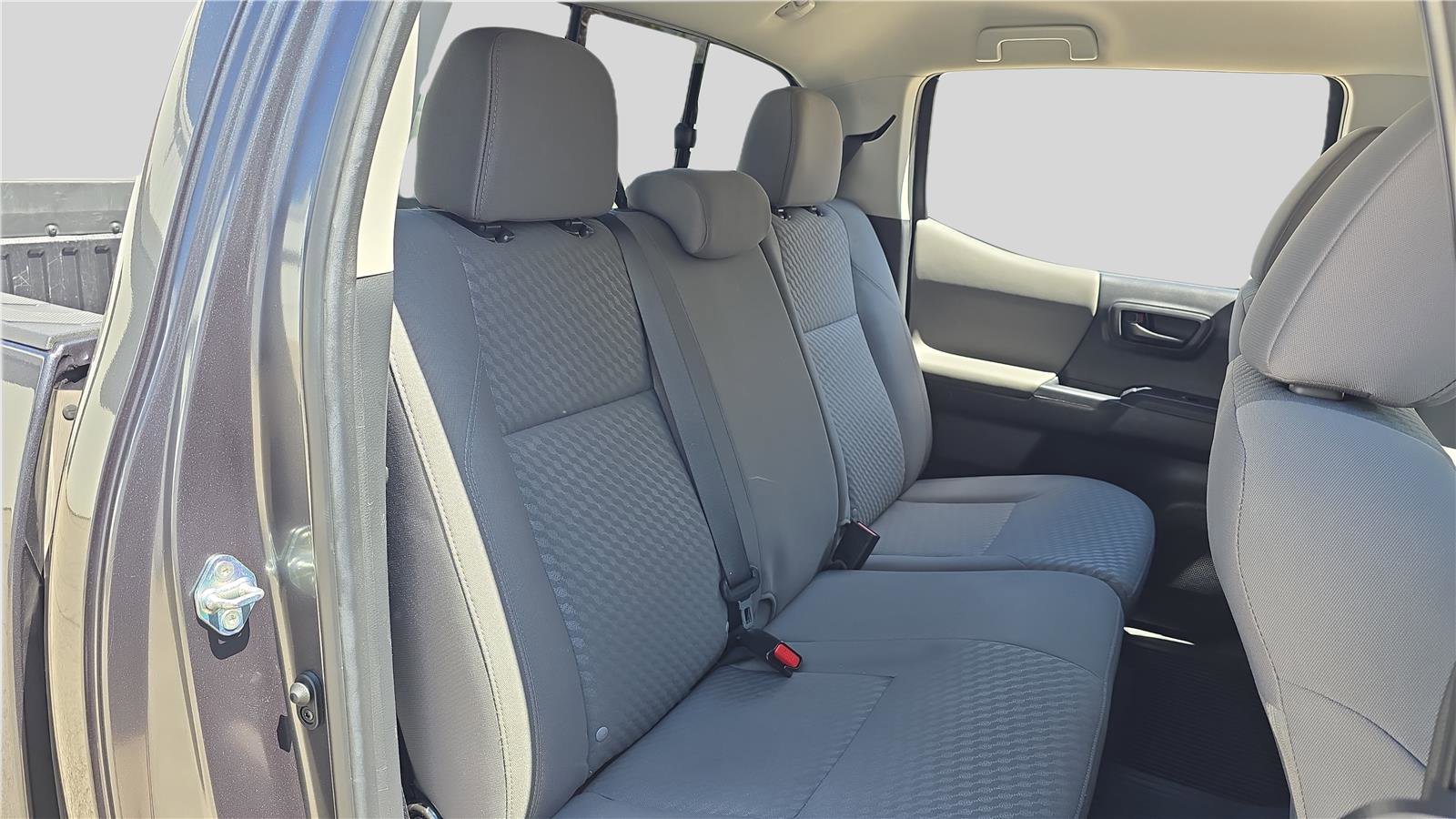 Used 2023 Toyota Tacoma SR AWD/4WD image 17