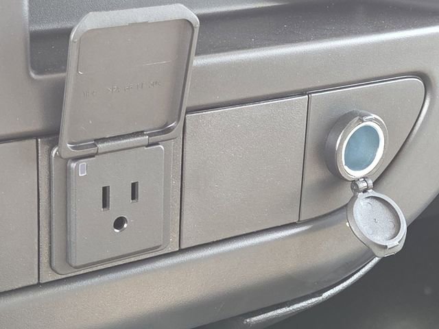 New 2025 Chevrolet Express 3500 w/ Power Convenience Package image 33