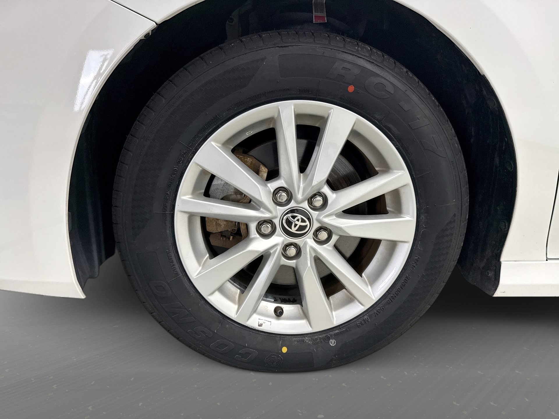 Used 2025 Toyota Camry LE FWD image 20