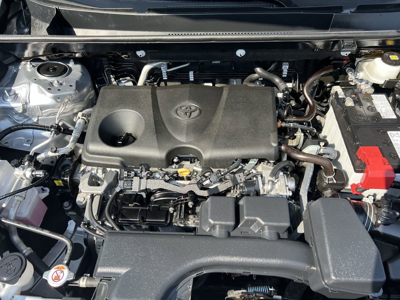 Used 2024 Toyota RAV4 LE AWD/4WD image 35