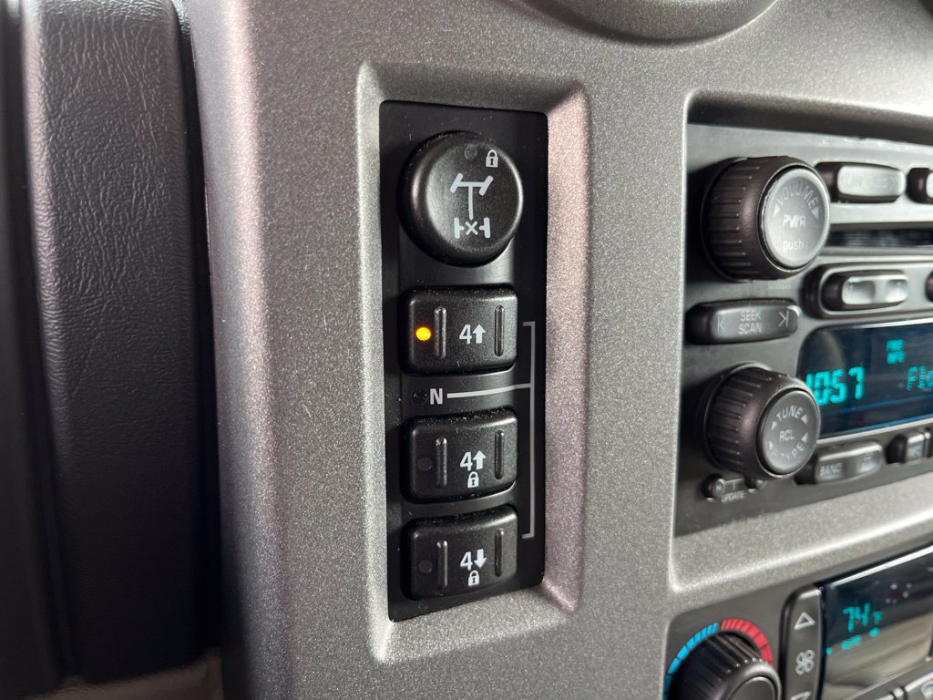 Used 2003 HUMMER H2 w/ Preferred Equipment Group AWD/4WD image 30