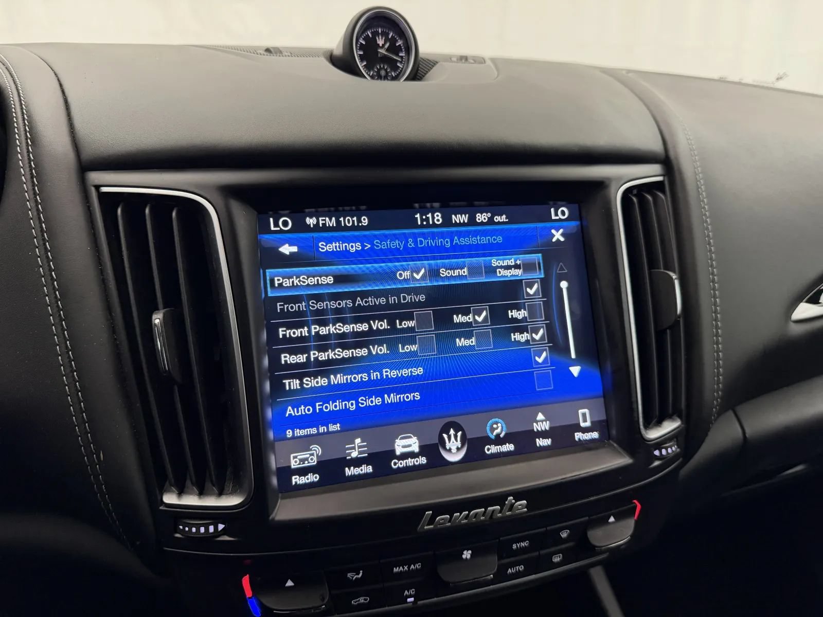 Used 2018 Maserati Levante GranSport AWD/4WD image 21