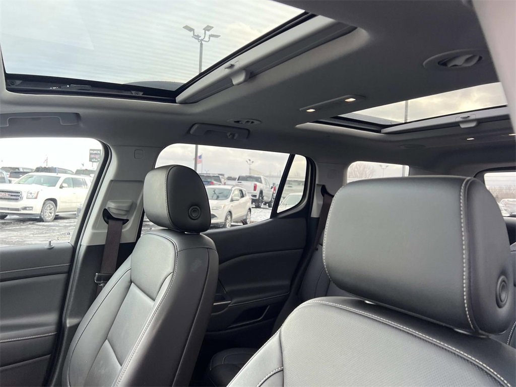 Used 2022 GMC Acadia SLT w/ Elevation Edition image 19