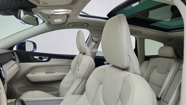 Used 2023 Volvo XC60 B5 Plus w/ Climate Package image 32
